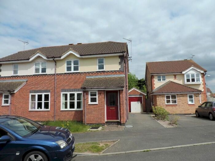 3 Bedroom Semi-Detached House To Rent In Wakes Close, Bourne, PE10
