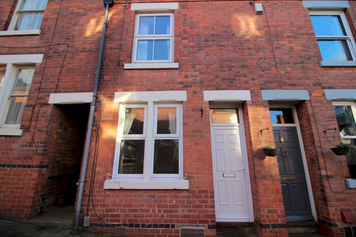 3 Bedroom Terraced House To Rent In Roberts Street, Nottingham, NG2