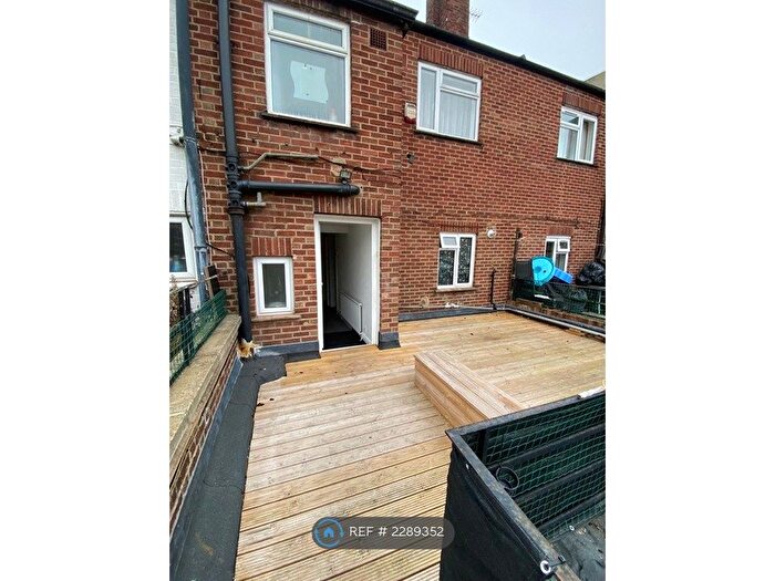 3 Bedroom Flat To Rent In Bridge Street, Pinner, HA5