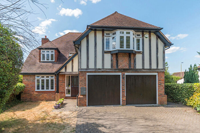 4 Bedroom Detached House For Sale In Hayes Lane, Bromley, BR2