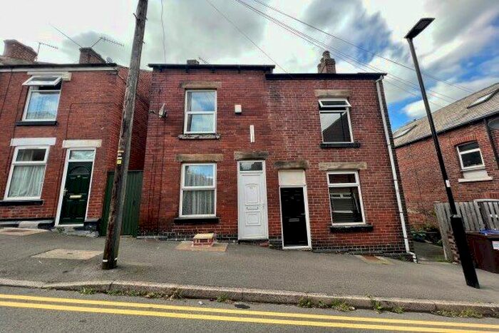 2 Bedroom End Of Terrace House To Rent In Jarrow Road, Sheffield, S11