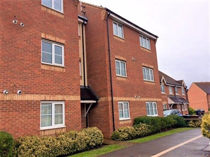 2 Bedroom Flat To Rent In Gorseway, Hatfield, AL10