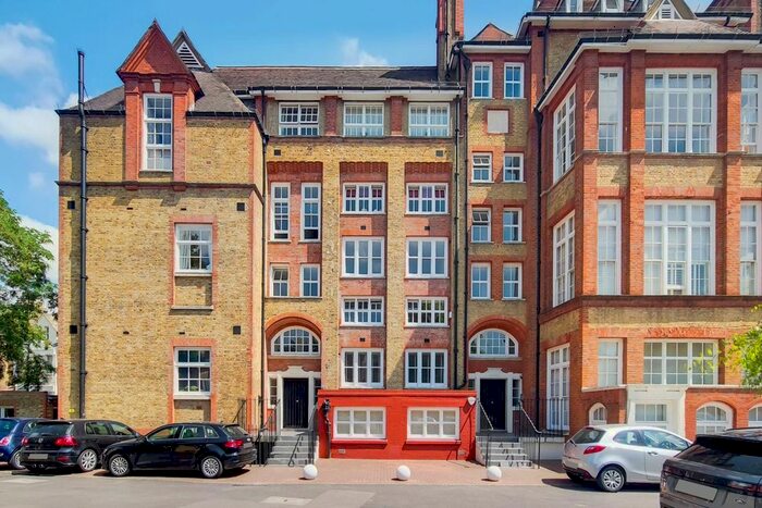 2 Bedroom Flat To Rent In Reed Place, Clapham North, London, SW4