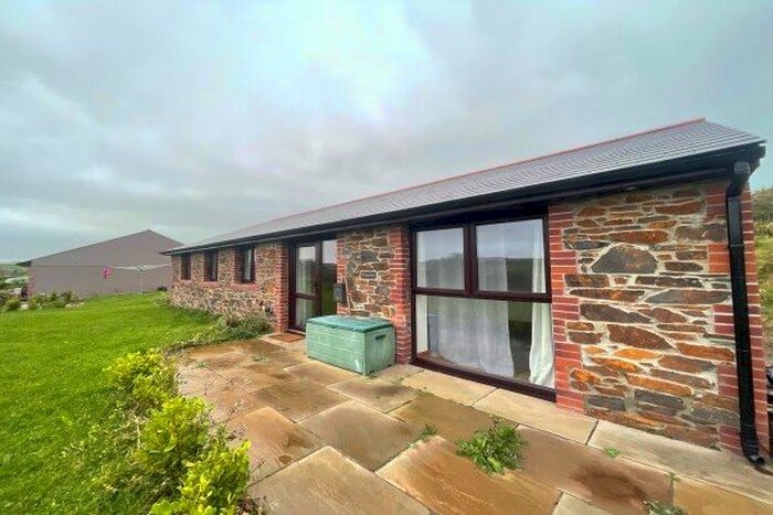 3 Bedroom Bungalow To Rent In New Portreath Road, Redruth, TR16