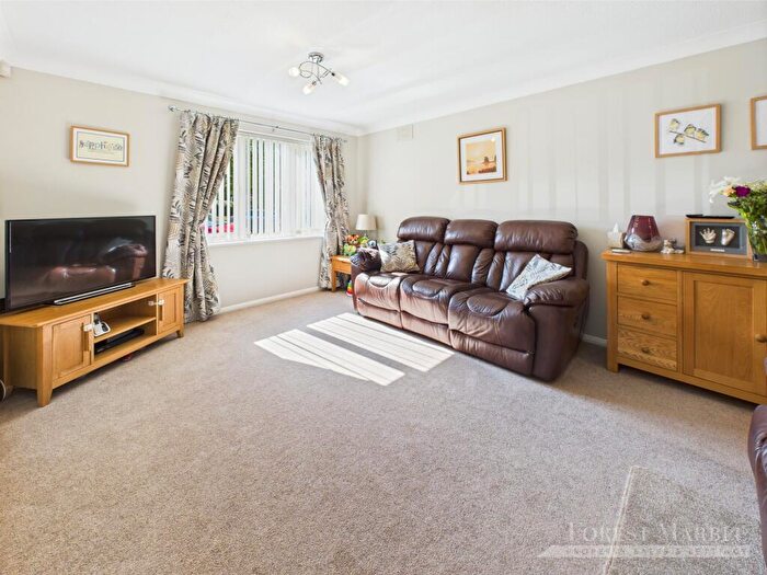 4 Bedroom Detached House For Sale In Beaconsfield Way, Frome, BA11