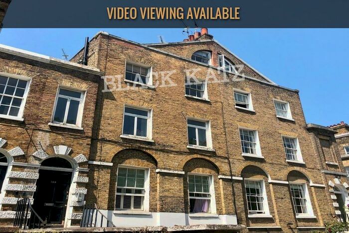 3 Bedroom Flat To Rent In Kennington Park Road, SE11