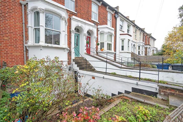 1 Bedroom Maisonette To Rent In Church Lane, N2