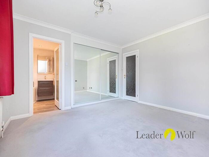 3 Bedroom Flat To Rent In Martello Road South, Canford Cliffs, Poole, BH13