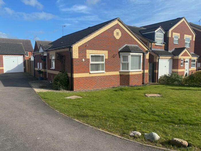 2 Bedroom Bungalow To Rent In Bolyfant Crescent, Whitnash, Leamington Spa, CV31