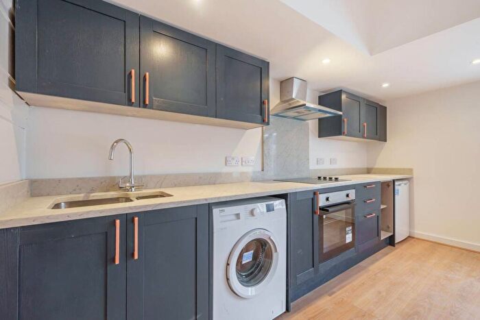 2 Bedroom Flat To Rent In Kings Street, Maidstone, ME14
