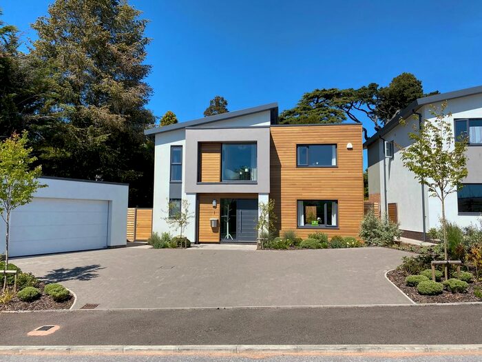 4 Bedroom Detached House To Rent In Regency Drive, Exeter, EX2