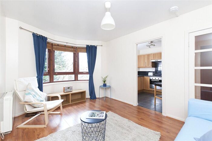 2 Bedroom Flat To Rent In Bridgegate Court, Peebles, EH45