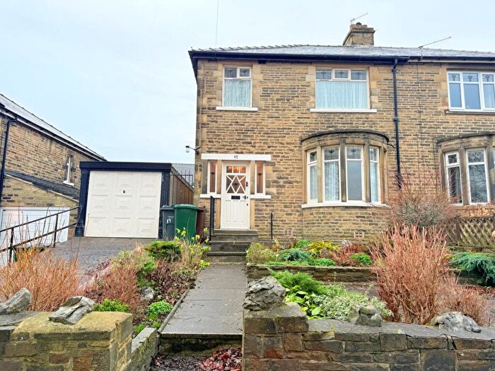 3 Bedroom Semi-Detached House For Sale In Woodlands Grove, Cottingley, Bingley, BD16