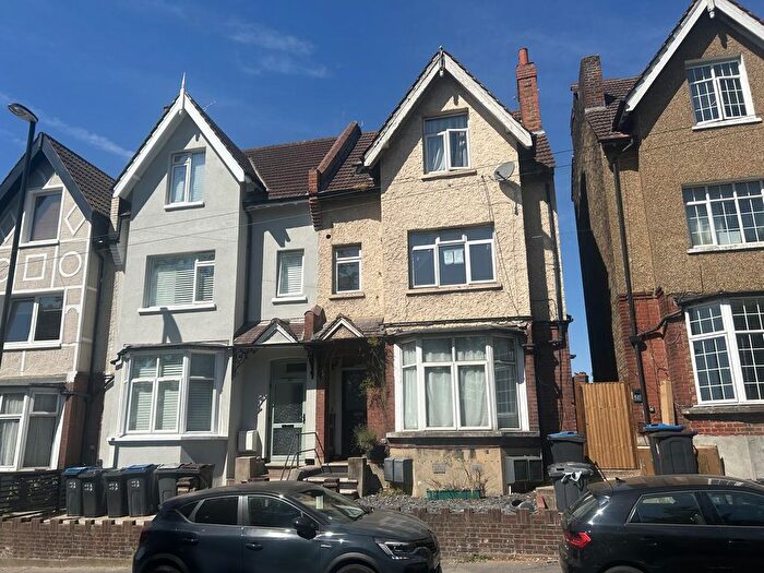 1 Bedroom Flat For Sale In Grange Road, South Norwood, London, SE25