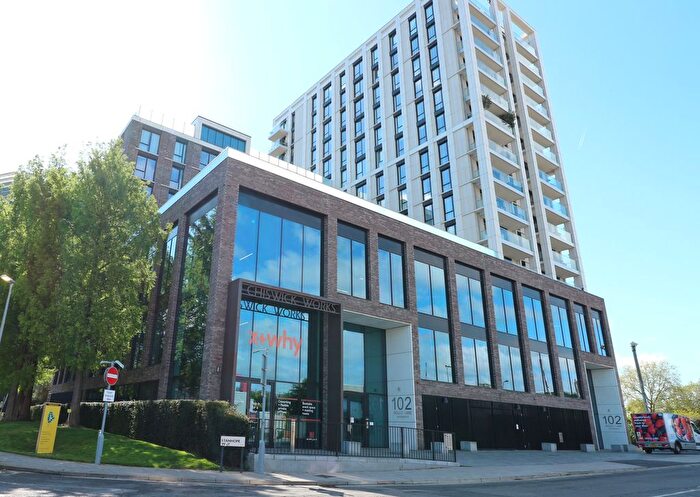 2 Bedroom Flat To Rent In Bollo Lane, London, W4