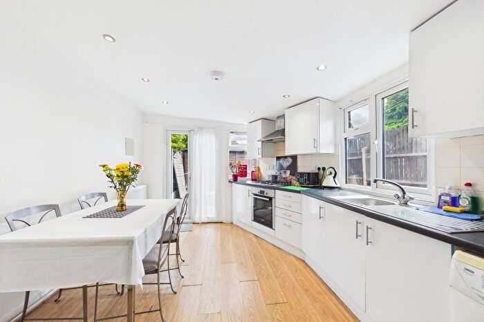 3 Bedroom End Of Terrace House To Rent In London Road, Feltham, Surrey, TW14