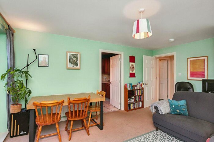 2 Bedroom Flat For Sale In / Duff Street, Dalry, Edinburgh, EH11