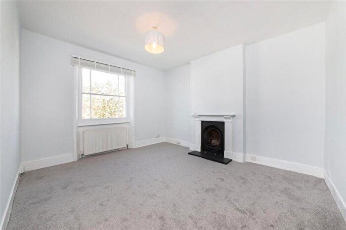 2 Bedroom Flat To Rent In St Augustines Road, Camden, NW1