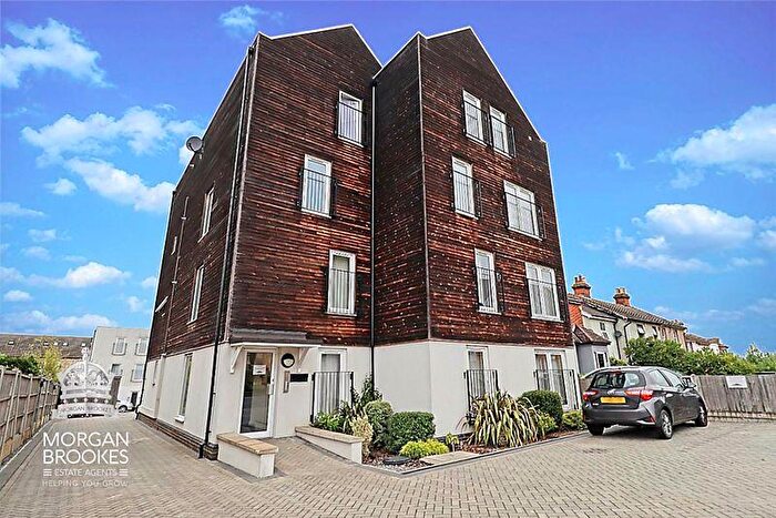 2 Bedroom Apartment To Rent In Southend Road, Stanford-Le-Hope, SS17
