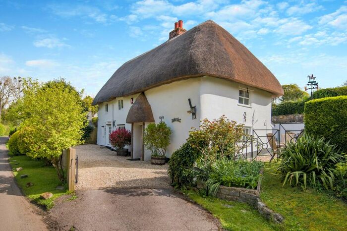 3 Bedroom Cottage For Sale In Stapleford, SP3