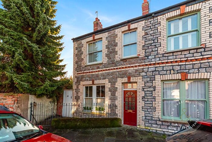 3 Bedroom End Terrace House For Sale In Springfield Place, Cardiff, CF11