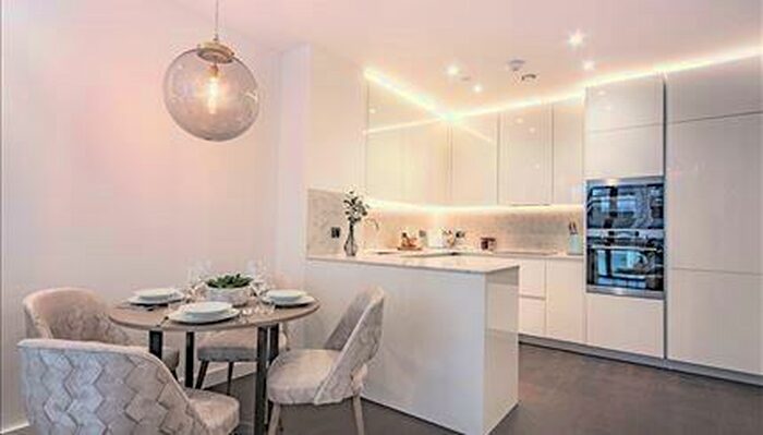 2 Bedroom Apartment To Rent In Thornes House, Nine Elms, SW11