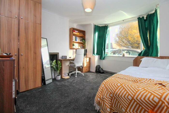 6 Bedroom Semi-Detached House To Rent In Becketts Park Crescent, Headingley, Leeds, LS6