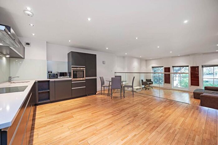 1 Bedroom Flat To Rent In Turnmill Street, Farringdon, London, EC1M
