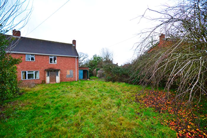 3 Bedroom Semi Detached House For Sale In Old Malvern Road, Powick, WR2