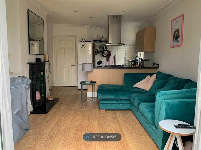 1 Bedroom Flat To Rent In Gleneagle Road, London SW16