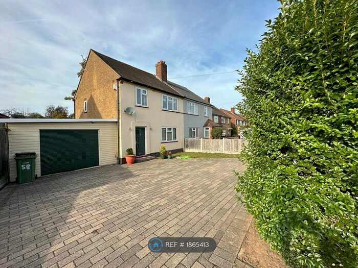 4 Bedroom Semi-Detached House To Rent In Easedale Drive, Hornchurch, RM12