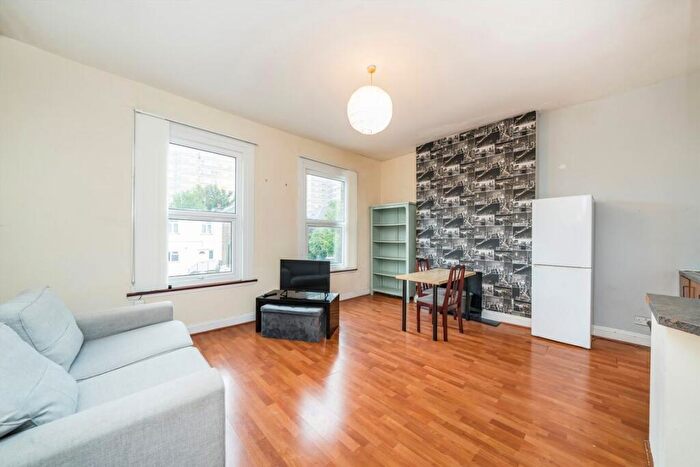 2 Bedroom Flat To Rent In Nightingale Road, London, N22