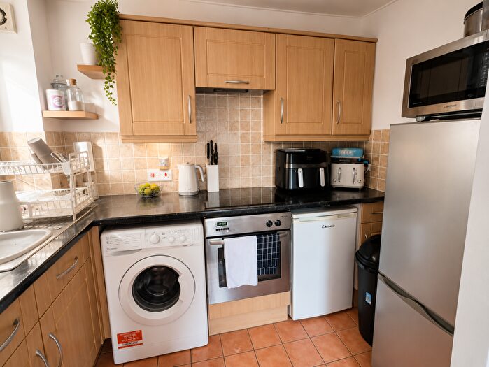 2 Bedroom Apartment To Rent In High Street, Ryde, PO33