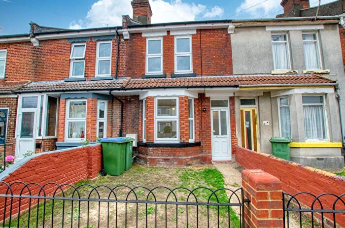 3 Bedroom Terraced House For Sale In Manor Road North, Southampton, City Of Southampton, SO19