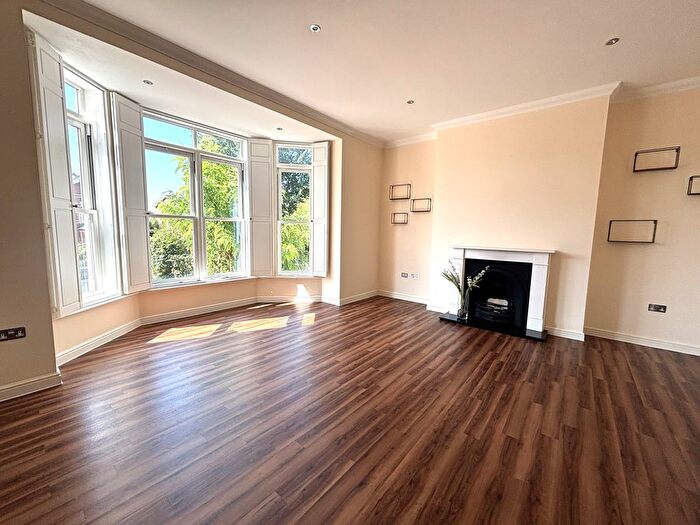 2 Bedroom Flat To Rent In Widmore Road, Bromley, Bromley, Kent, BR1