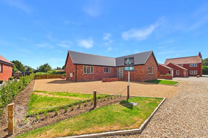 3 Bedroom Detached Bungalow For Sale In The Street, North Lopham, Diss, IP22