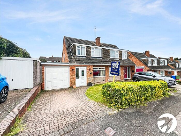 3 Bedroom Semi Detached House For Sale In Riverhead Close, Sittingbourne, Kent, ME10