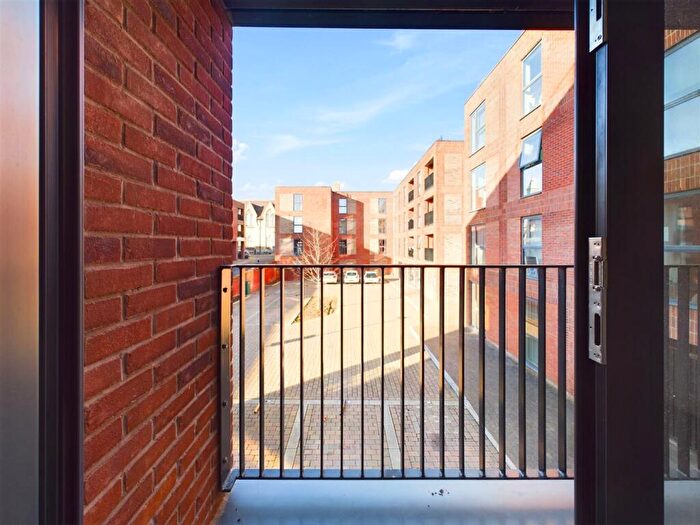 1 Bedroom Apartment For Sale In Kiln Close, Gloucester, GL1