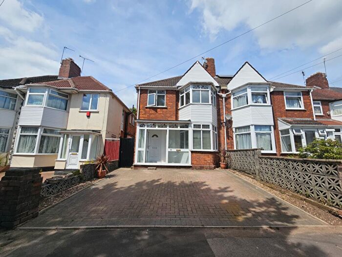 3 Bedroom House To Rent In Rough Road, Birmingham, B44