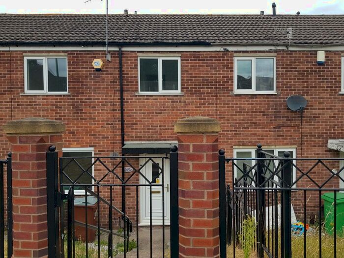 3 Bedroom House To Rent In Flaxton Way, Top Valley, NG5