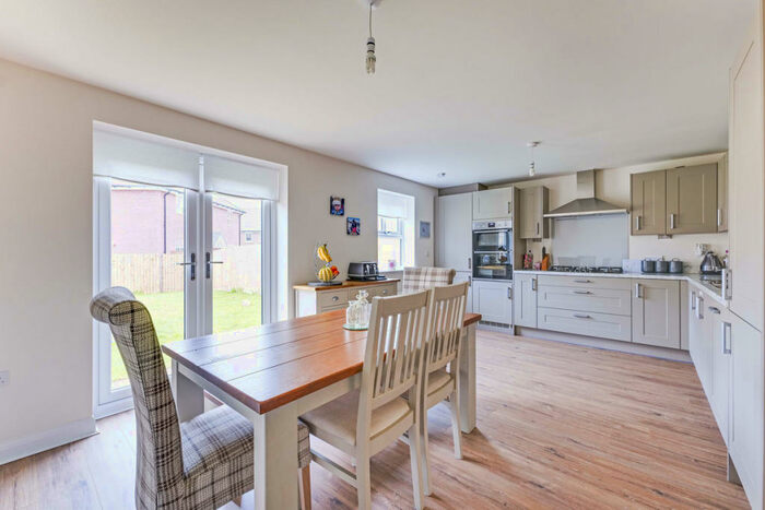 4 Bedroom Detached House To Rent In Ullswater Drive, Hockley, SS5