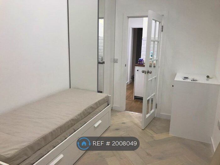 Studio To Rent In Taylor Road, Wallington, SM6