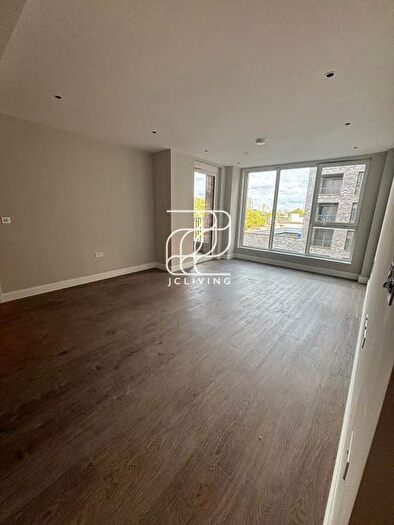 2 Bedroom Flat To Rent In Kennington Lane, London, SE11