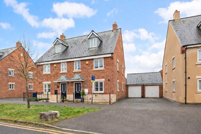 4 Bedroom Semi Detached House For Sale In Vale Road, Bishops Cleeve, Cheltenham, GL52