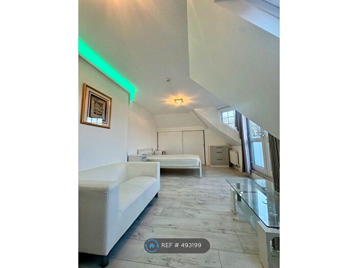 Studio To Rent In Pearson Park, Hull, HU5