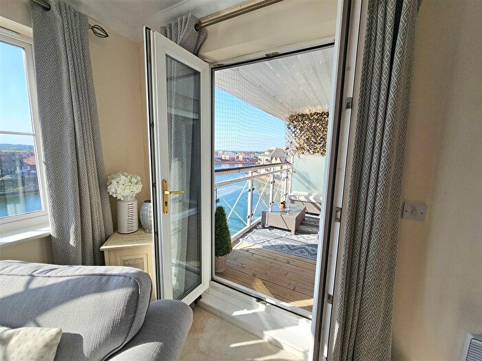 2 Bedroom Flat For Sale In Golden Gate Way, Eastbourne, BN23