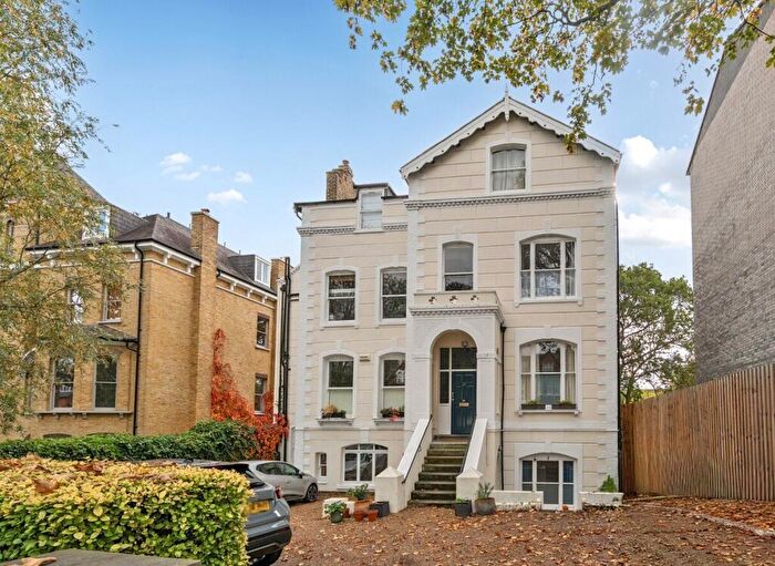 1 Bedroom Flat For Sale In Grove Park, London, SE5