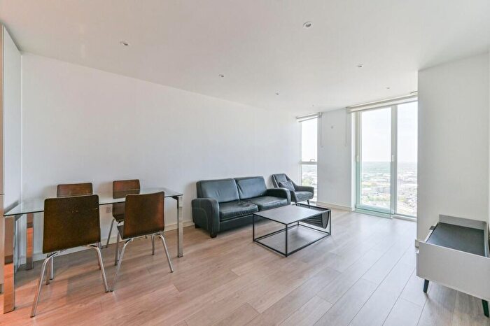2 Bedroom Flat To Rent In Saffron Central Square, Croydon, CR0