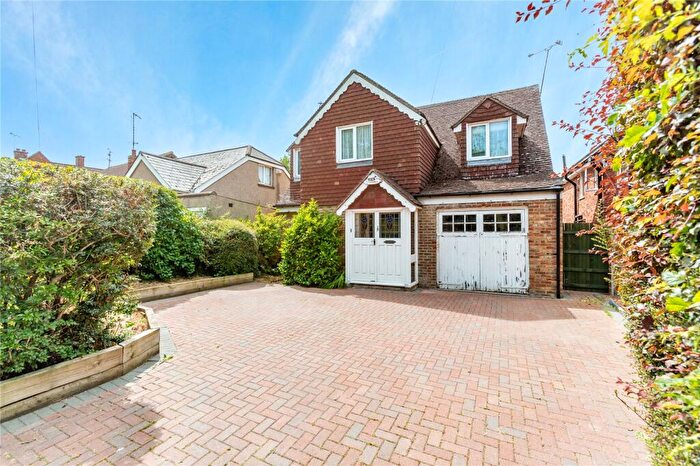 3 Bedroom Detached House For Sale In High Road, Langdon Hills, Basildon, Essex, SS16