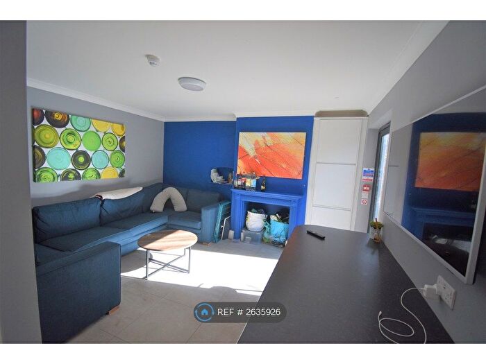 7 Bedroom Semi-detached House To Rent In Wokingham Road, Reading, RG6